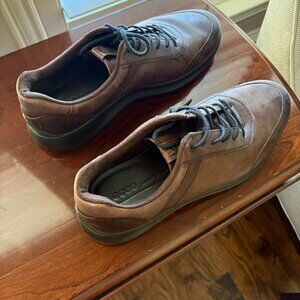 Men's shoes size 11